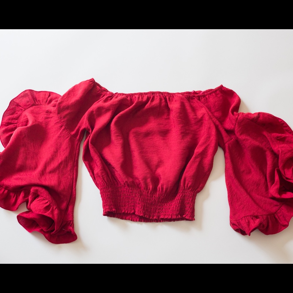 ♥️ BELL SLEEVE CROP TOP ♥️